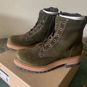 Taos Main Street Olive boots